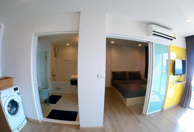 Chambre Standard Lit King Size, Sonrisa Srirachaที่พักติดทะเล