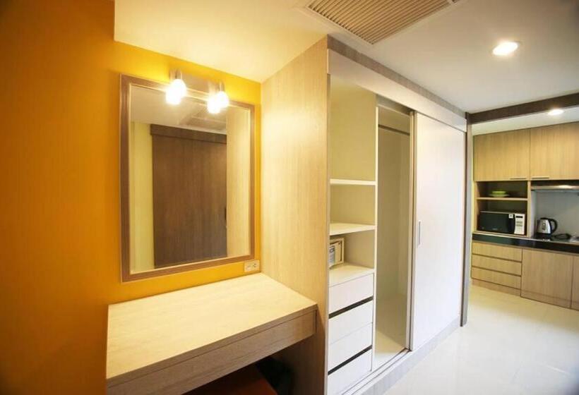 キングサイズベッドのデラックススイート, Trebel Pattaya