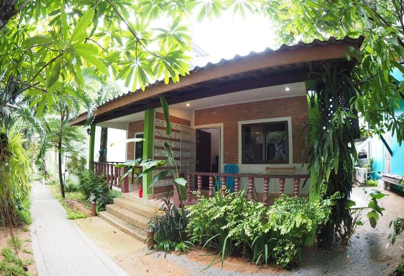 Бунгало Стандарт Вид на Сад, Wandee Bed & Breakfast