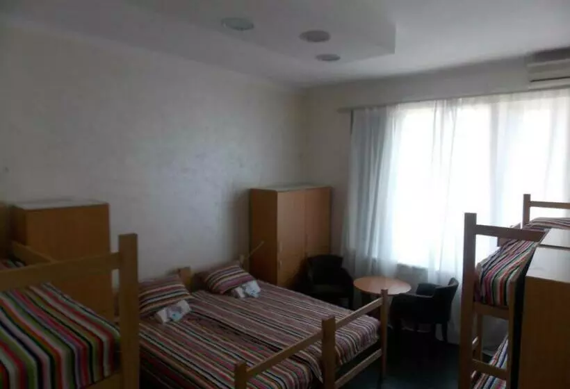 اتاق استاندارد چهارنفره با سرویس بهداشتی مشترک, Guest House Miss Depolo