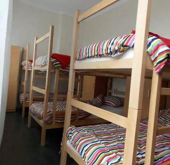 اتاق استاندارد چهارنفره با سرویس بهداشتی مشترک, Guest House Miss Depolo