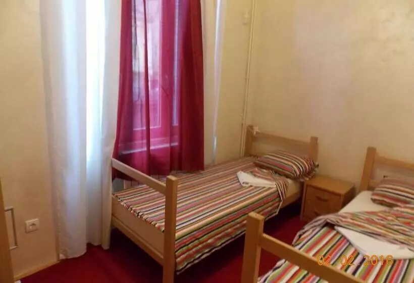 اتاق استاندارد با سرویس بهداشتی مشترک, Guest House Miss Depolo