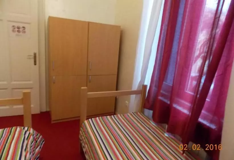 اتاق استاندارد با سرویس بهداشتی مشترک, Guest House Miss Depolo