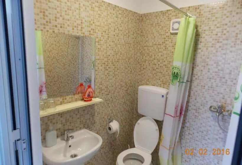 اتاق خانوادگی, Guest House Miss Depolo