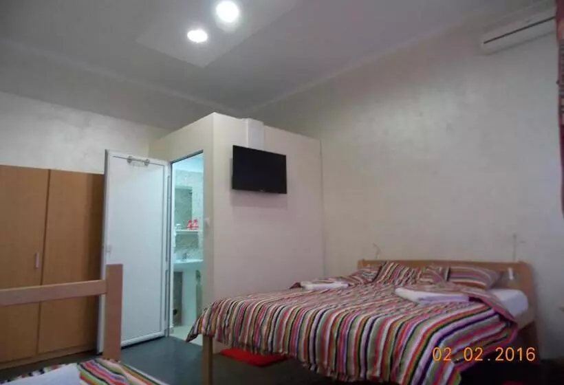 اتاق استاندارد سه نفره, Guest House Miss Depolo