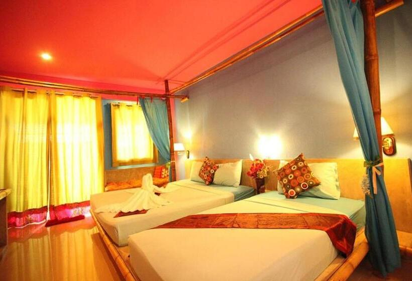 디럭스 트리플 룸, Chaba Bungalows