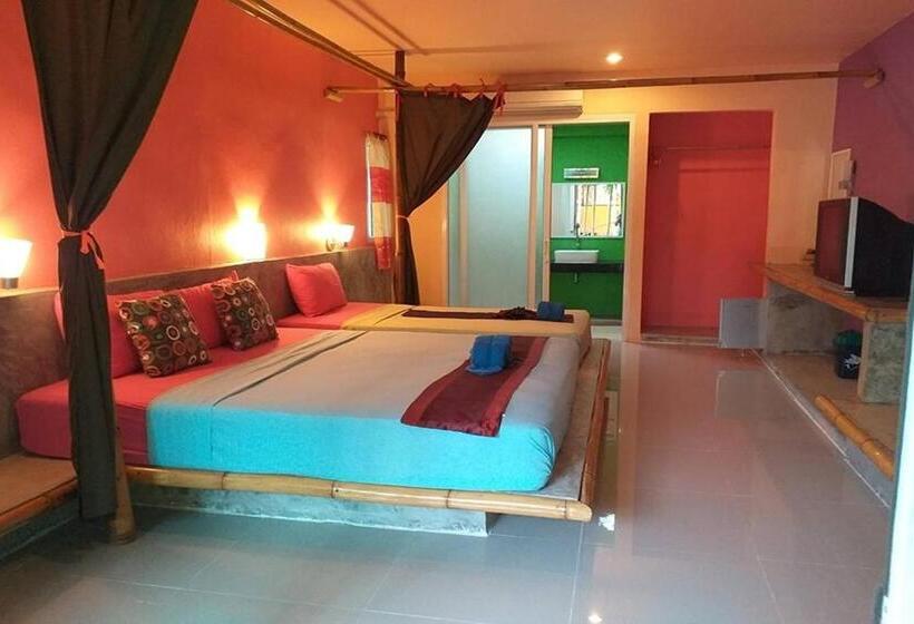 디럭스 트리플 룸, Chaba Bungalows