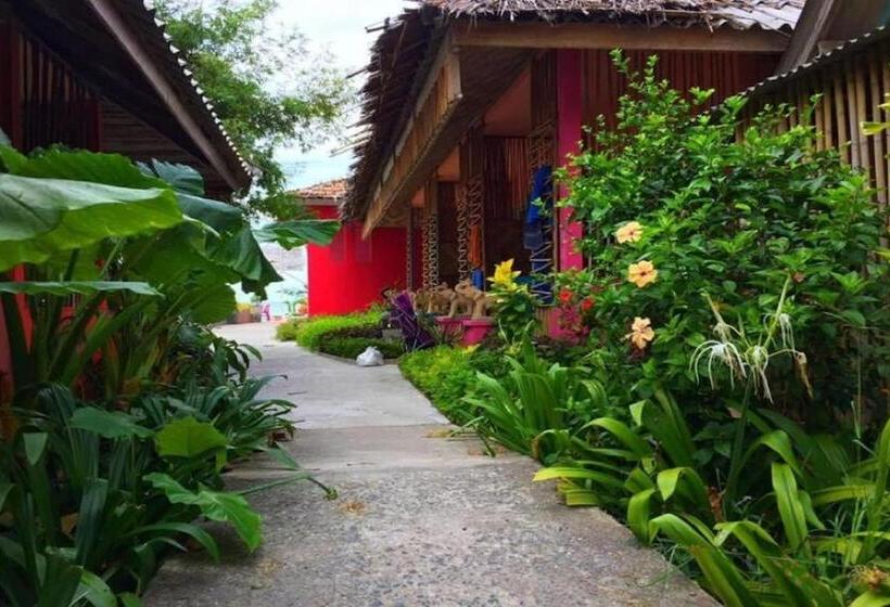 디럭스 룸, Chaba Bungalows