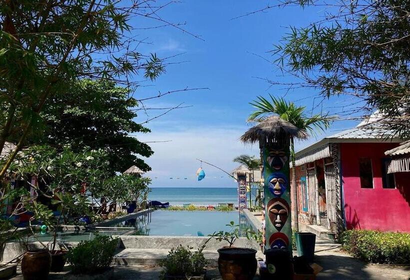 이그제큐티브 트리플, Chaba Bungalows