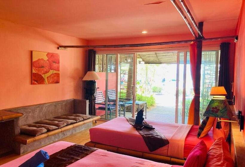 이그제큐티브 트리플, Chaba Bungalows