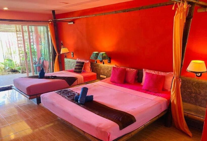 이그제큐티브 트리플, Chaba Bungalows