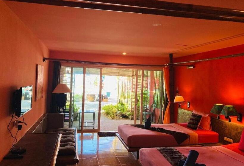 이그제큐티브 트리플, Chaba Bungalows