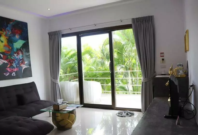 بانگلوی ممتاز, Coconutspalm Resort