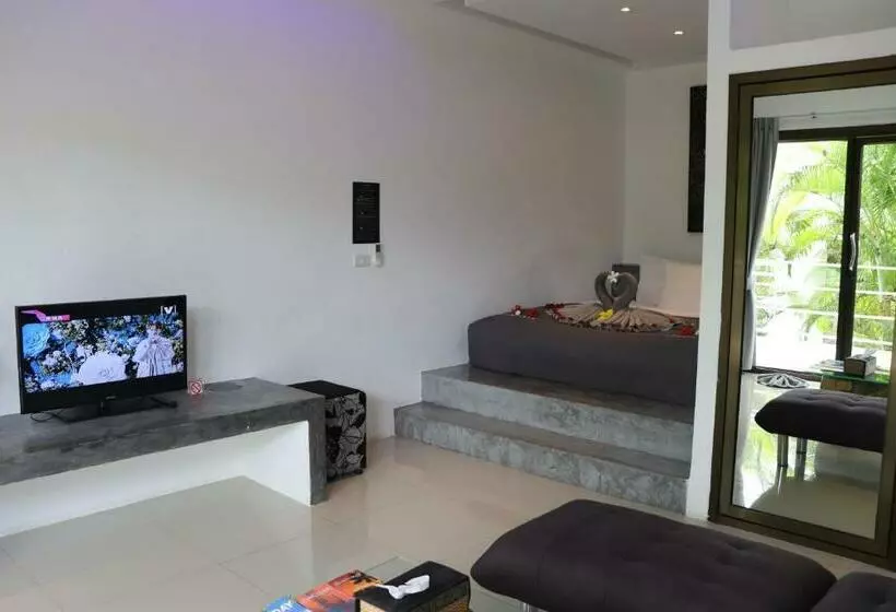 بانگلوی ممتاز, Coconutspalm Resort