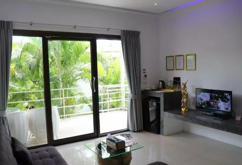بانگلوی ممتاز, Coconutspalm Resort