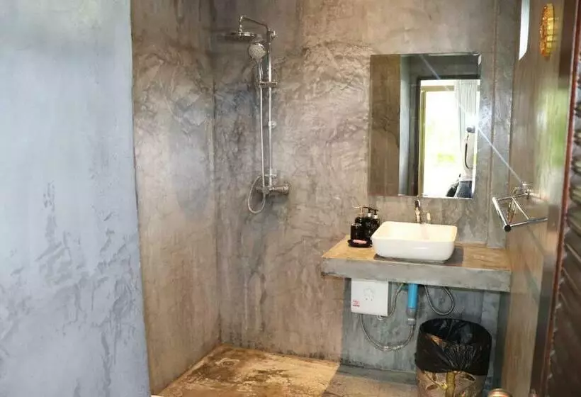 بانگلوی ممتاز, Coconutspalm Resort