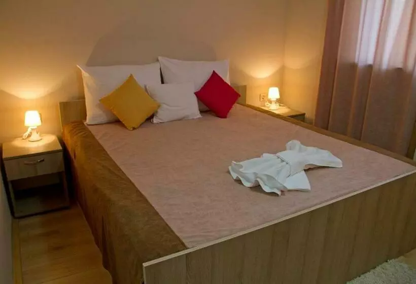 اتاق استاندارد, Garni Hotel Tri O