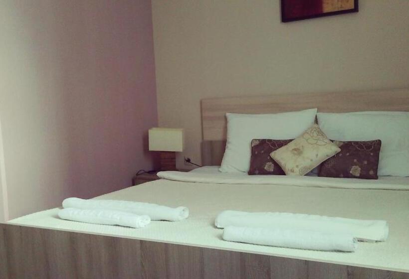 اتاق استاندارد, Garni Hotel Tri O
