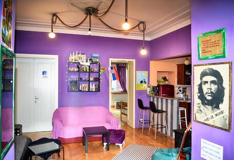 آپارتمان 3 خوابه, Hostelche Hostel