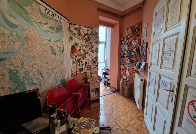 آپارتمان 3 خوابه, Hostelche Hostel