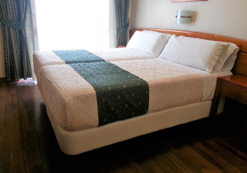 수피리어 룸, Aramis