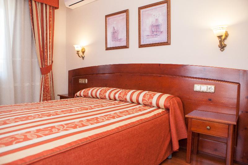 수피리어 룸, Aramis