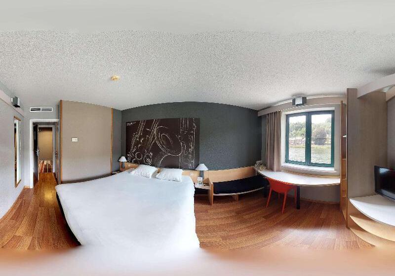 디럭스 룸, Aramis