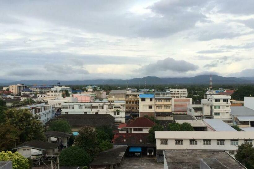 带城市景观的标准间, Hadthong