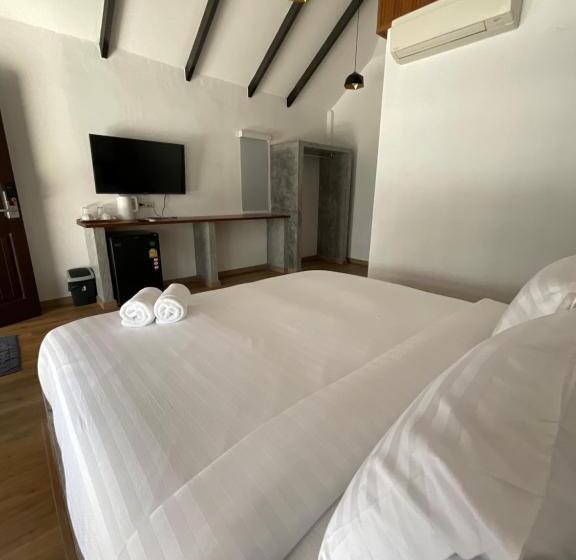 جناح ديلوكس, Island Spa Resort