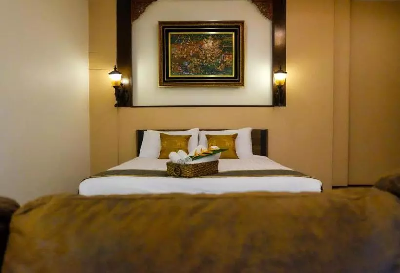 Perhehuone, Qg Resort