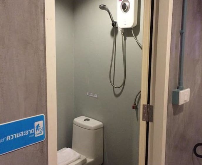 חדר סטנדרט עם מיטת קינג, K2 Backpacker Hostel