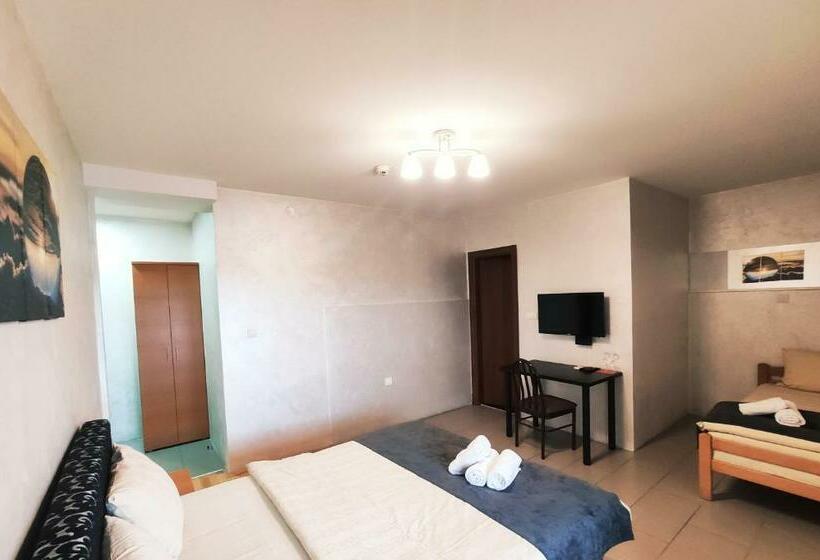 اتاق استاندارد سه نفره, Kengur Resort