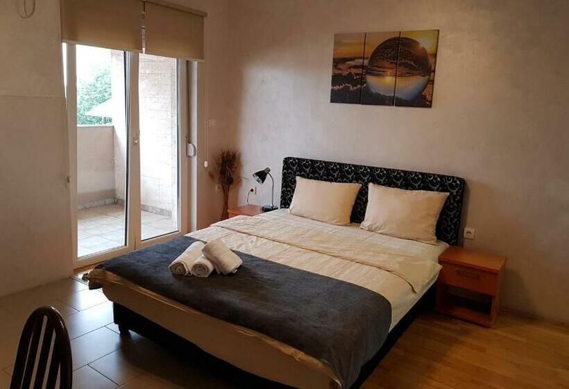 اتاق استاندارد سه نفره, Kengur Resort