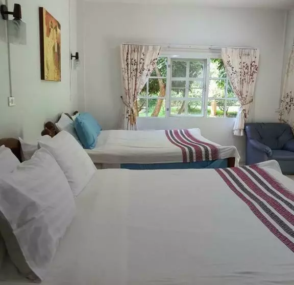 スタンダード4人部屋, Nan Noble House Garden Resort