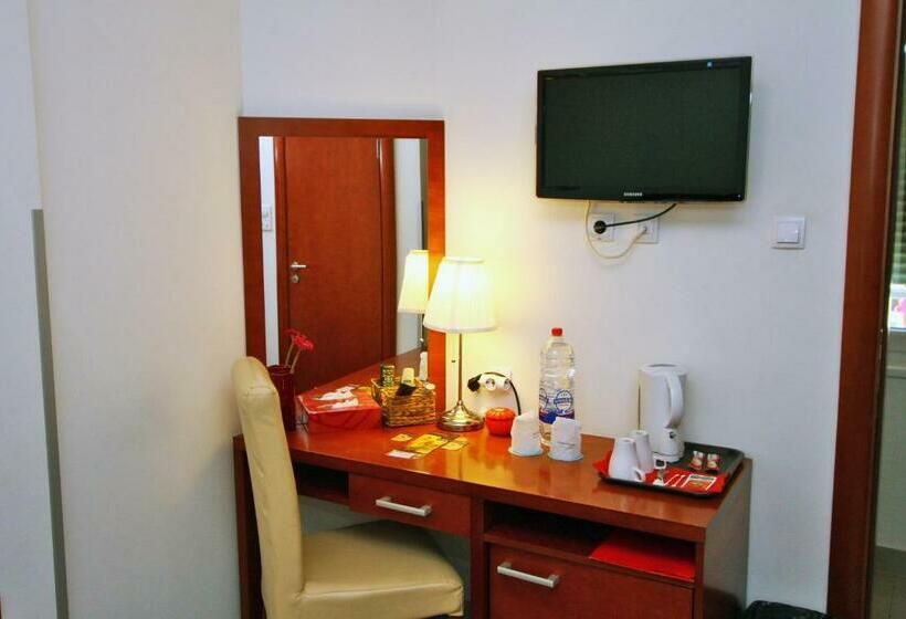 اتاق استاندارد یک نفره, Guesthouse Villa Inn