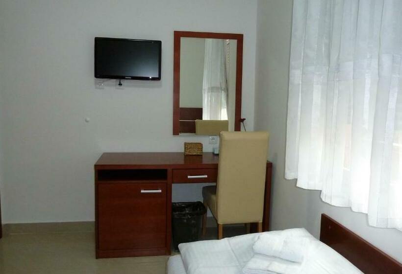 اتاق استاندارد یک نفره, Guesthouse Villa Inn