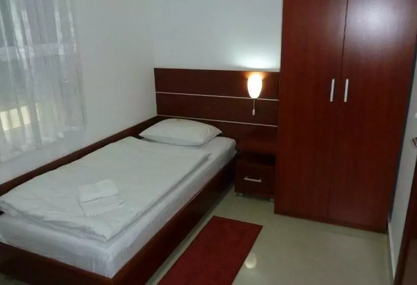 اتاق استاندارد یک نفره, Guesthouse Villa Inn