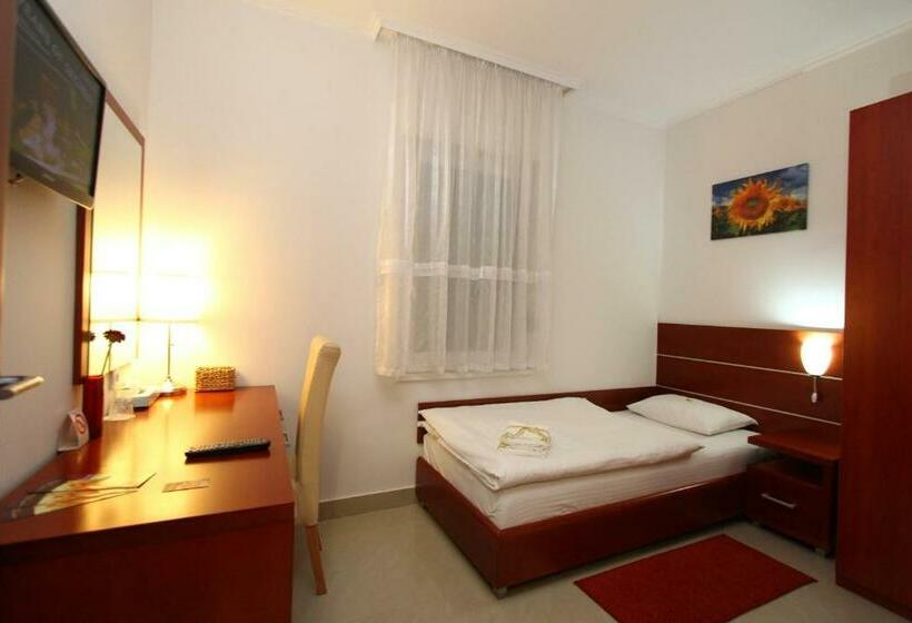 اتاق استاندارد یک نفره, Guesthouse Villa Inn