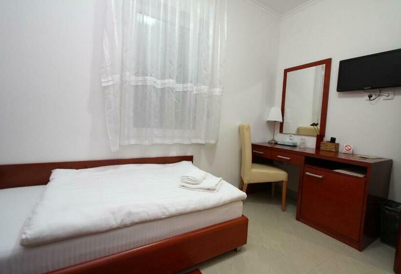 اتاق استاندارد یک نفره, Guesthouse Villa Inn