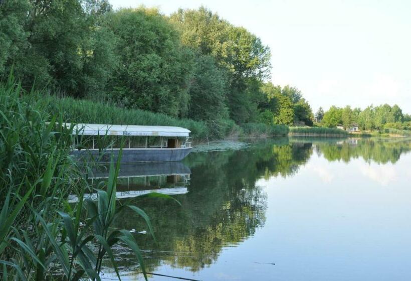 کلبه ییلاقی, Chalets & Rooms čarda šebešfok