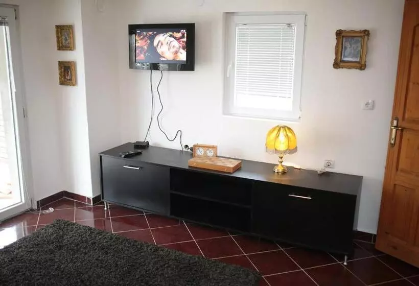 آپارتمان 2 خوابه, Chalets & Rooms čarda šebešfok