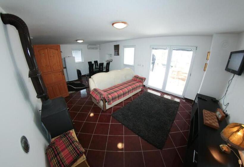 آپارتمان 2 خوابه, Chalets & Rooms čarda šebešfok