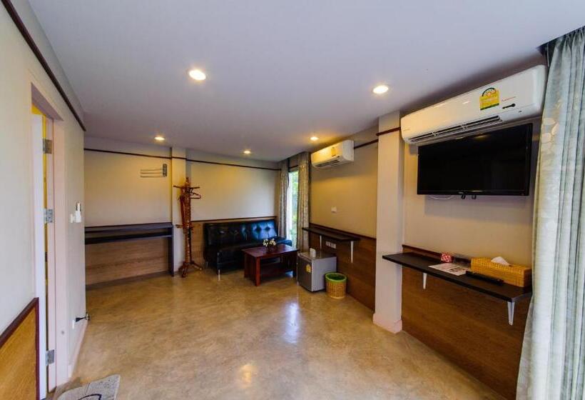 Deluxe room with river view, Nopparat Garden