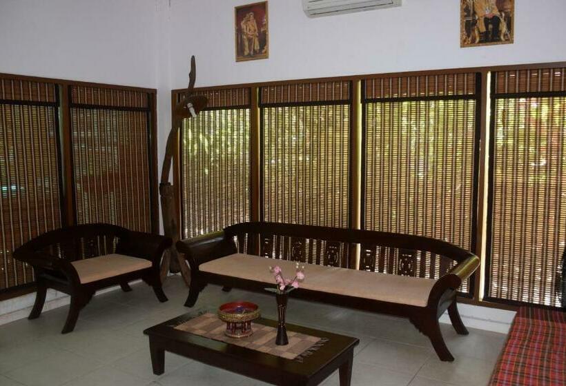 شقة غرفة واحدة, Sanuk Bungalows