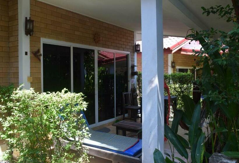 بنجلو قياسى, Sanuk Bungalows