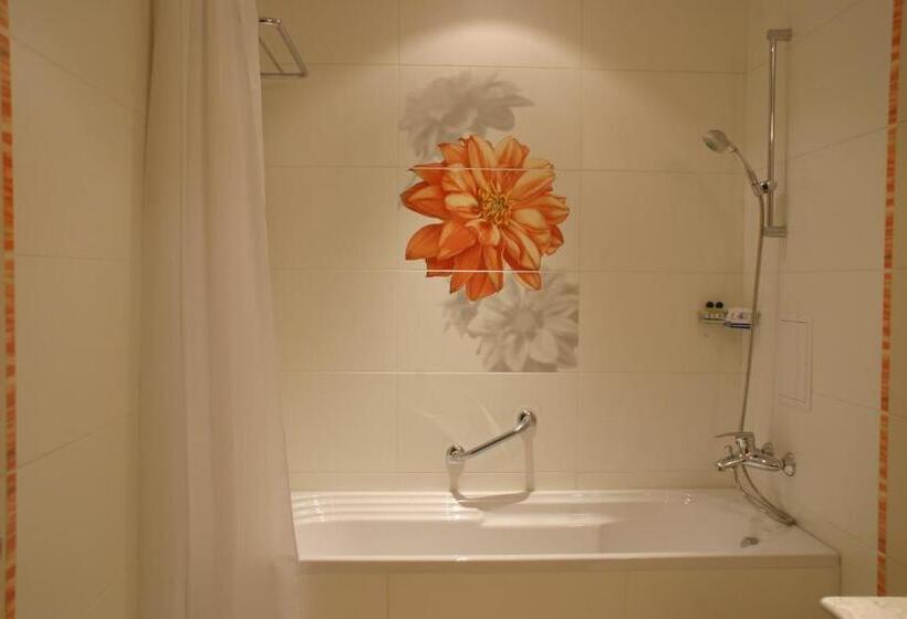 Cameră Superioară, Concorde