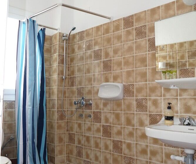 חדר יחיד נוף לגינה, Galini Mare