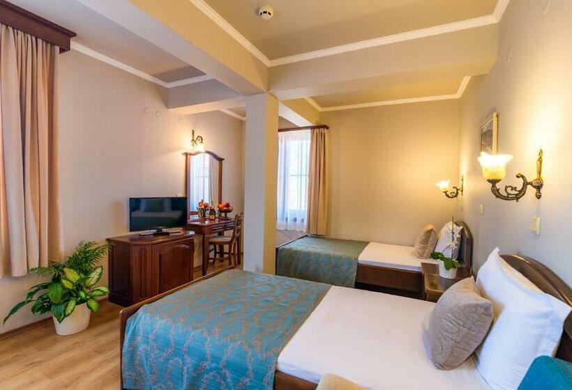 Номер Стандарт, Izvora