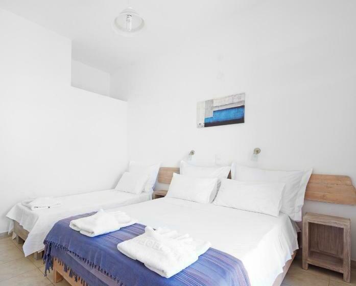 חדר סטנדרט לשלושה עם נוף צדדי לים, Londos