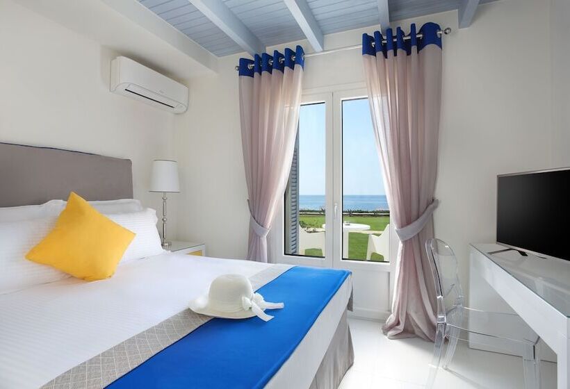 Люкс Вид на Море с Гидромассажем, Mareggio Exclusive Residences & Suites